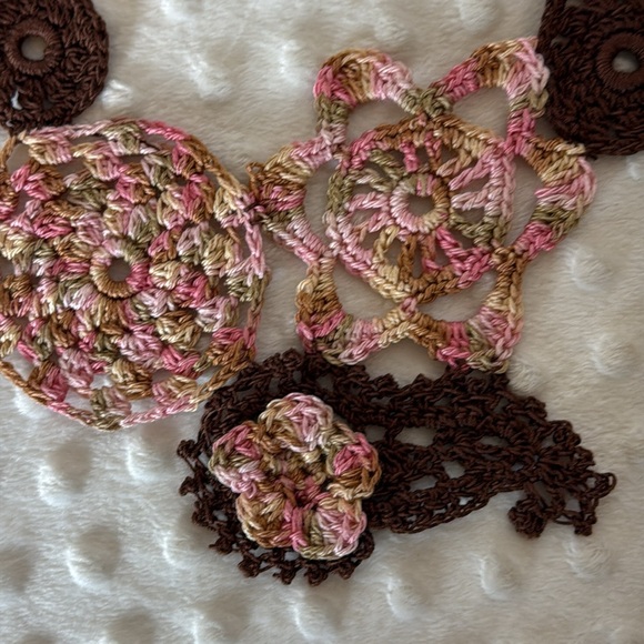 Handmade crochet necklace and earrings - Picture 6 of 6